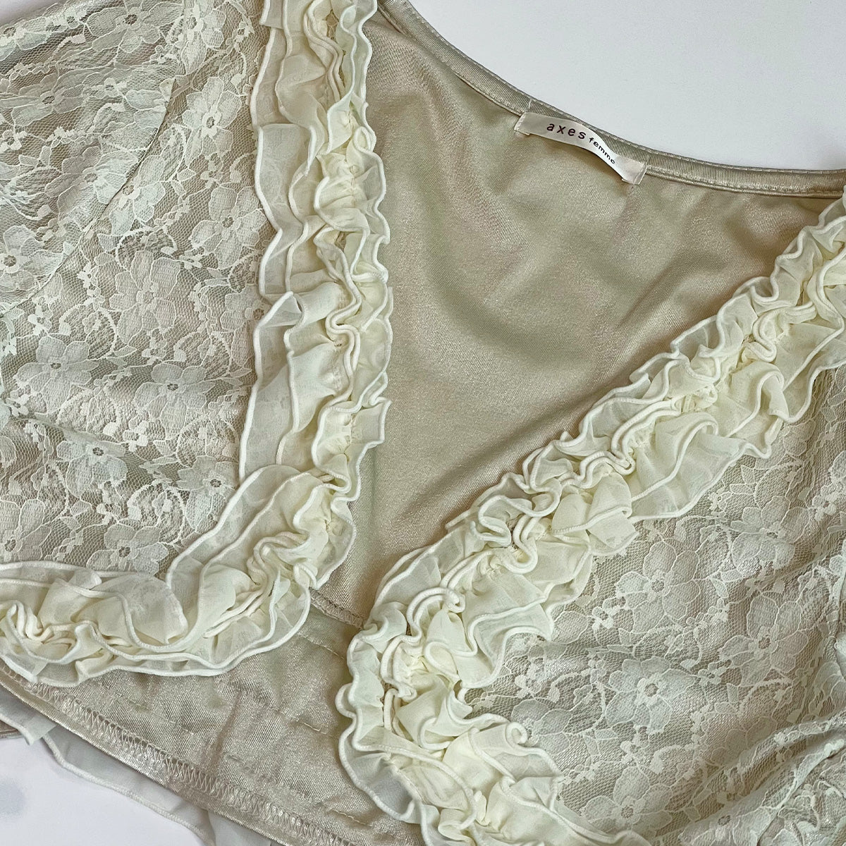 Axes Femme Lace Crop Cardigan