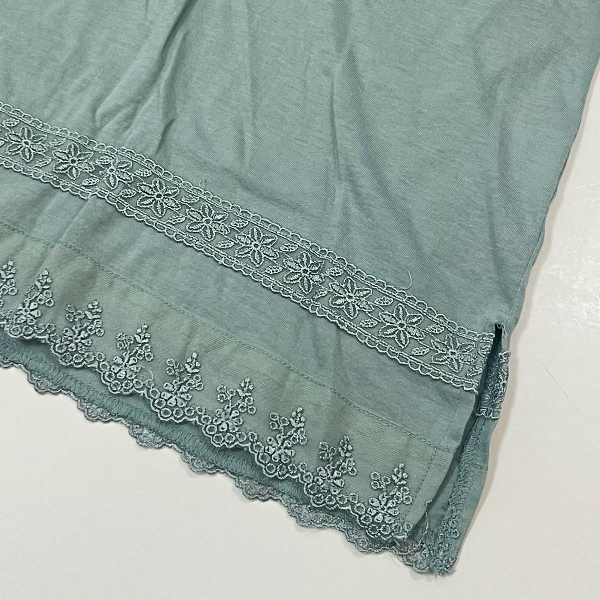 Lace Trim V-neck Vest