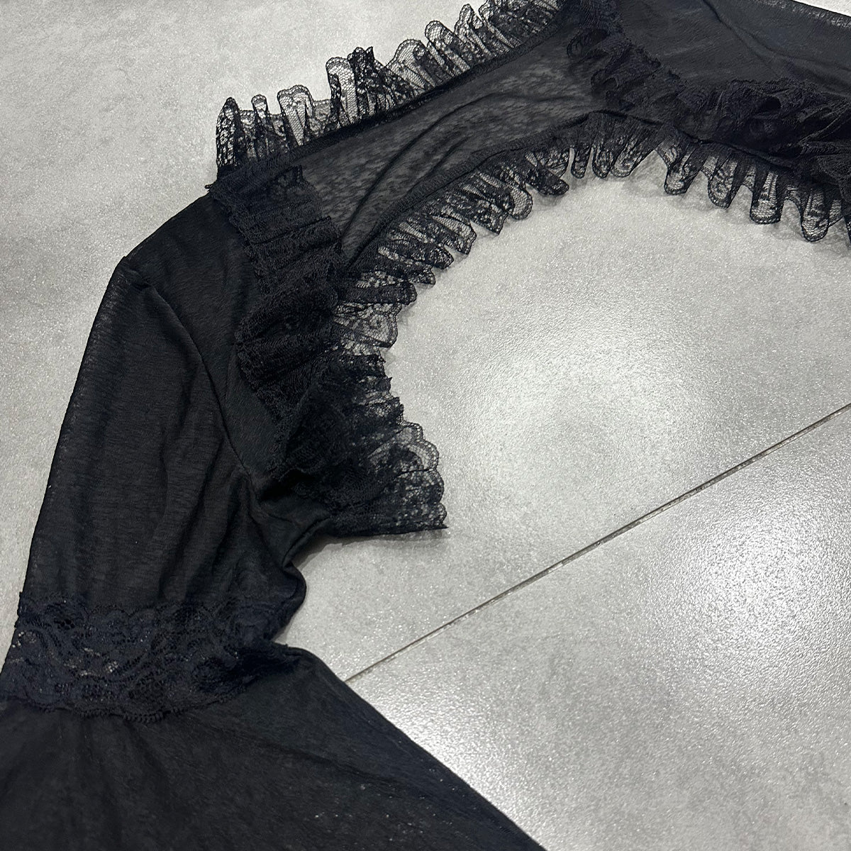 Lace Trim Trumpet Sleeve Crop Cardigan