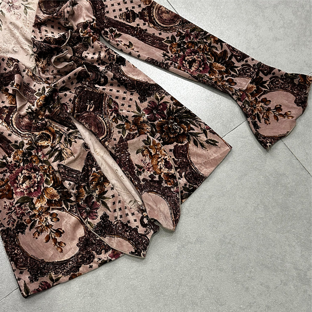 Floral Velvet Ruffle Cardigan