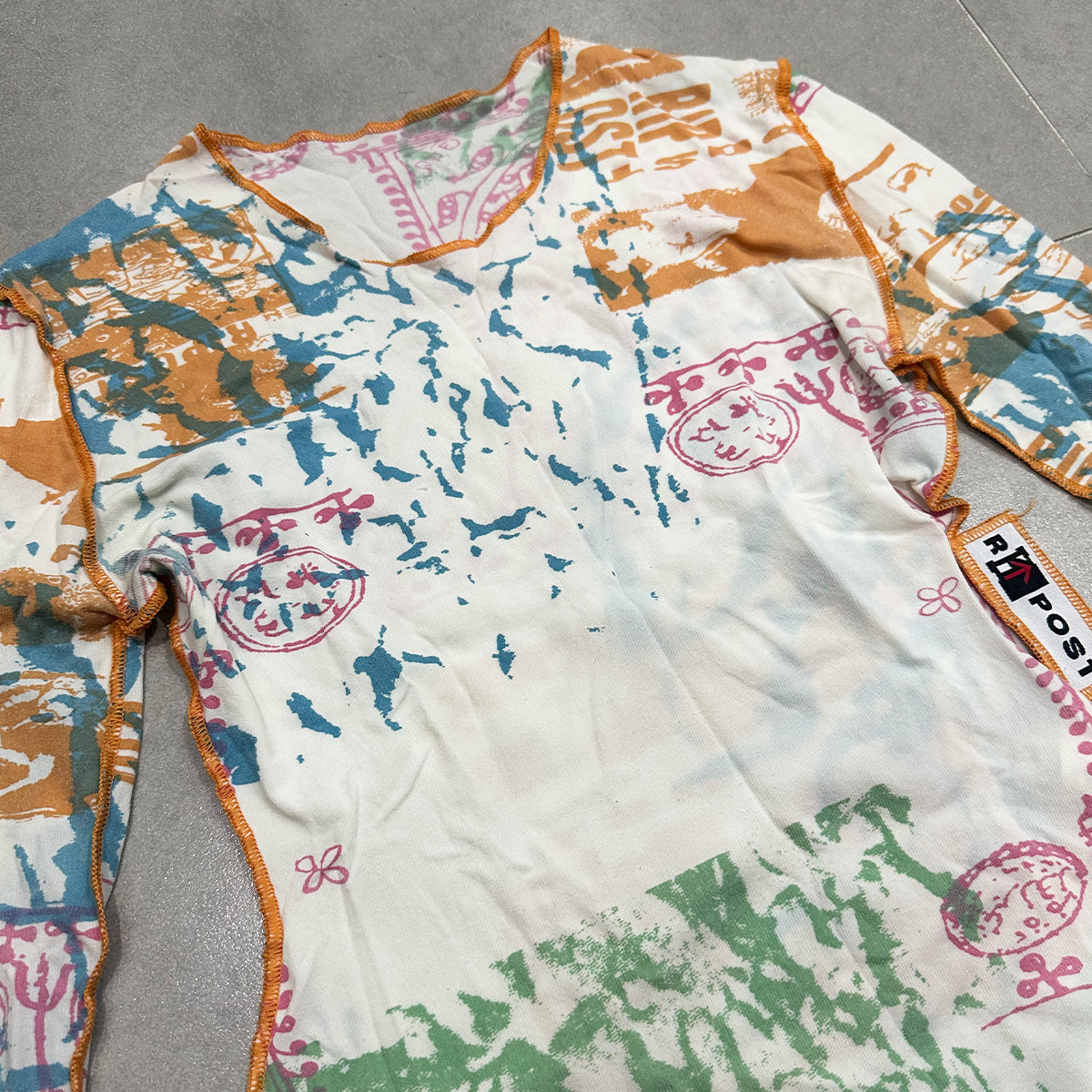 Topstitching Graphic Long Sleeves Top