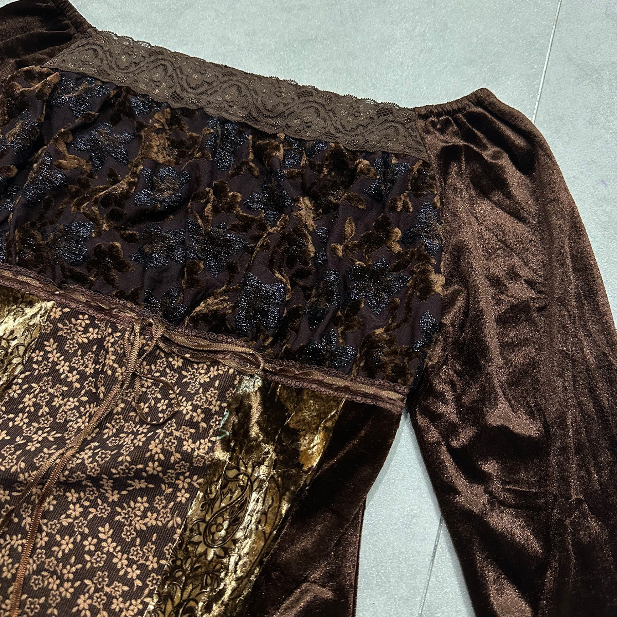 Splicing Floral Velvet Top