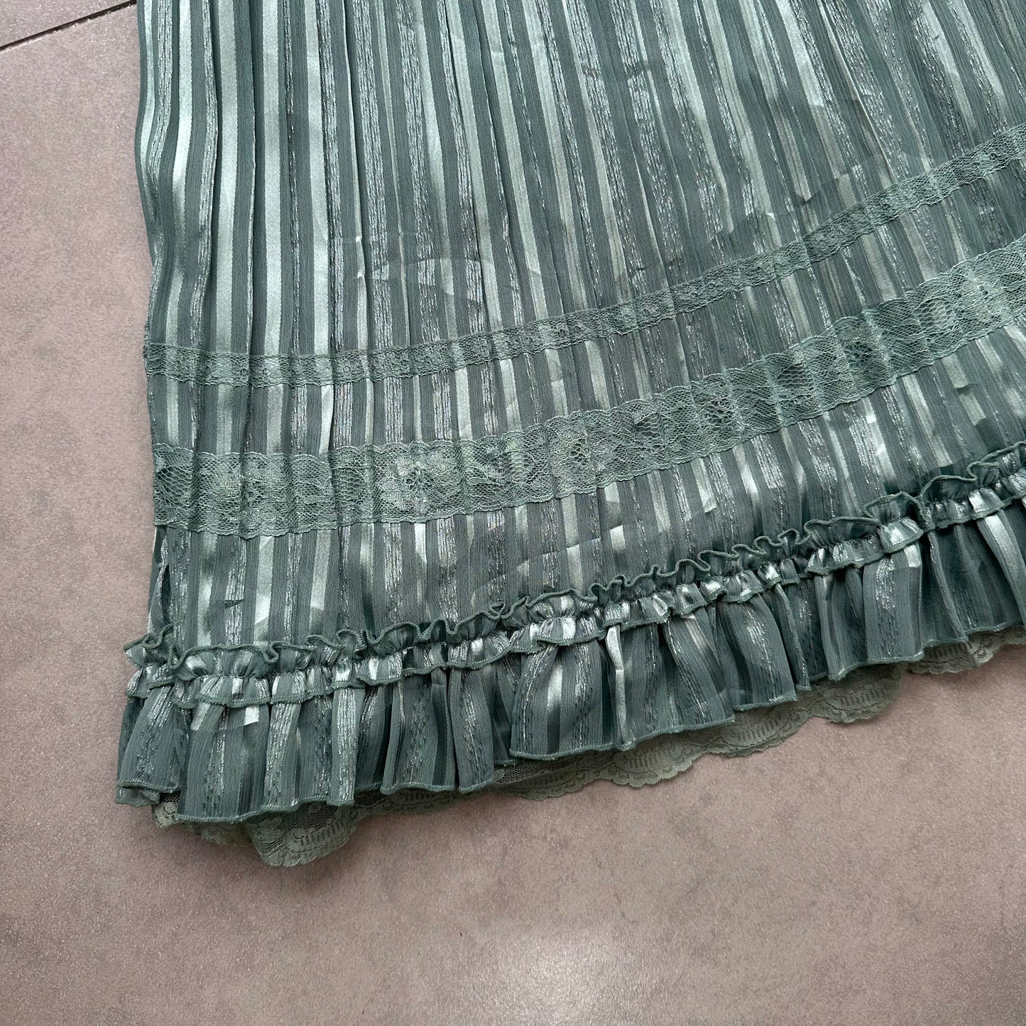 Axes Femme Midi Skirt