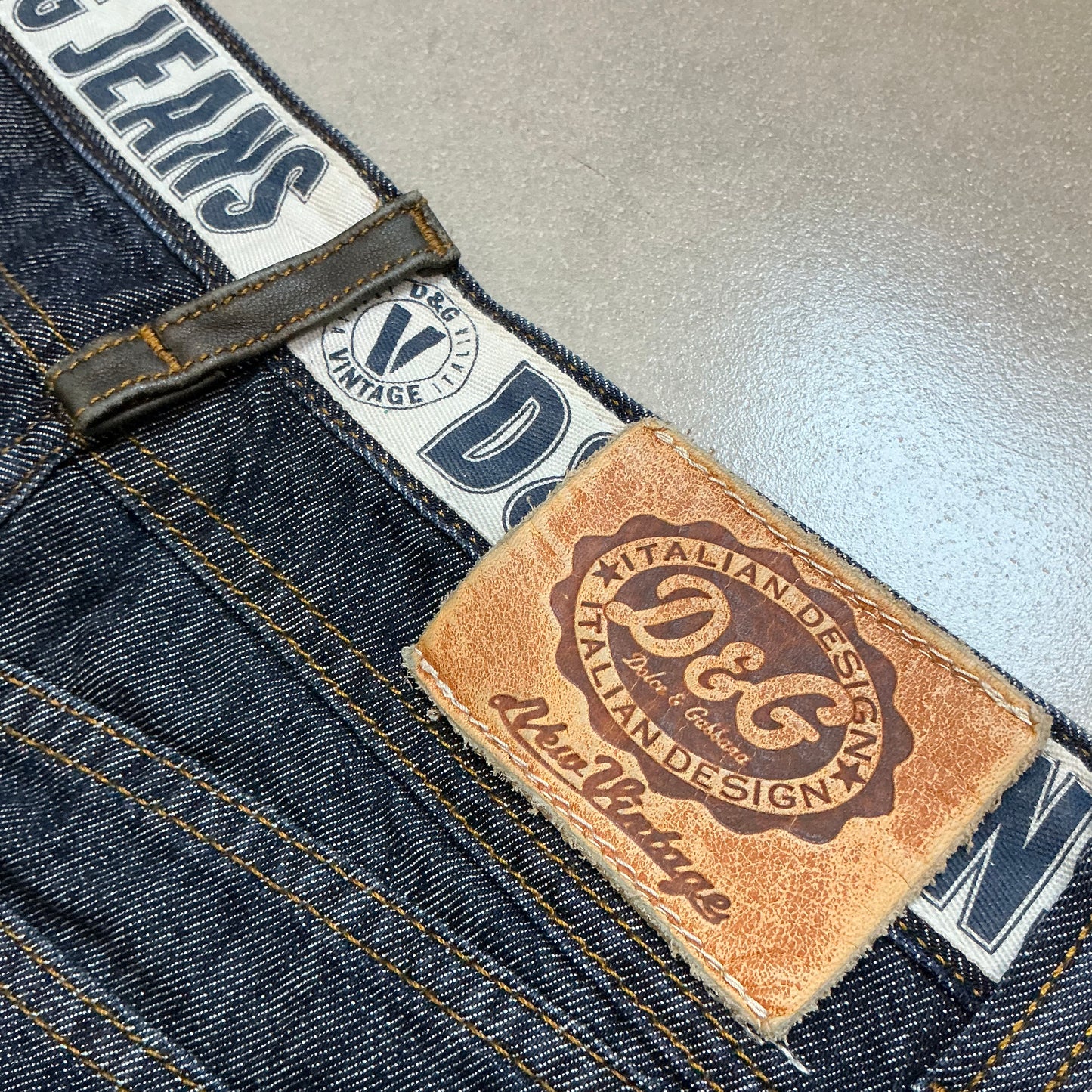 D&G Low Wasit Regular Jeans