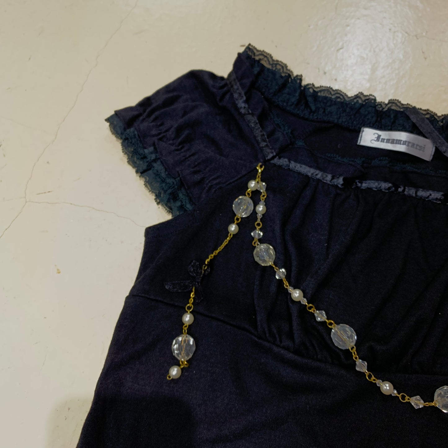 Lace Ruffle Sleeves Top with Bead Necklace Top