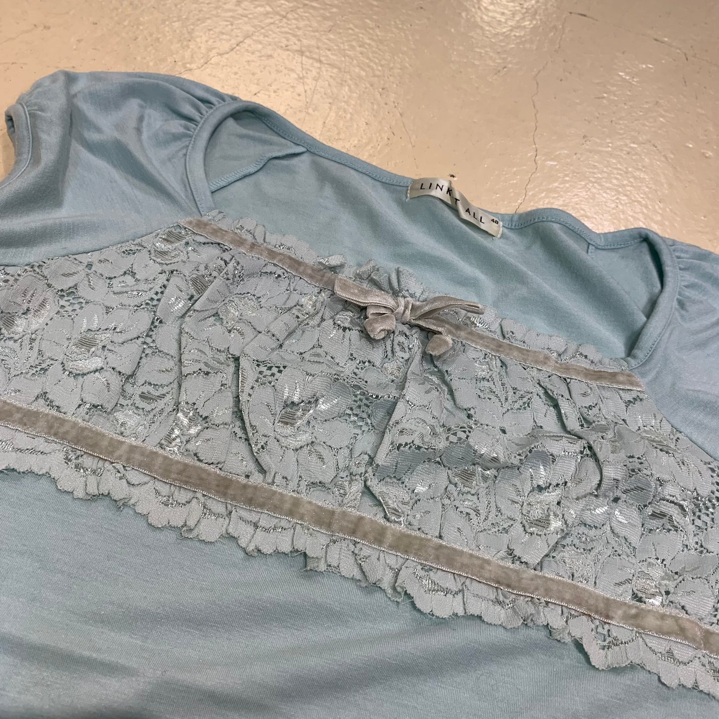 Lace Panel Puff Sleeves Top