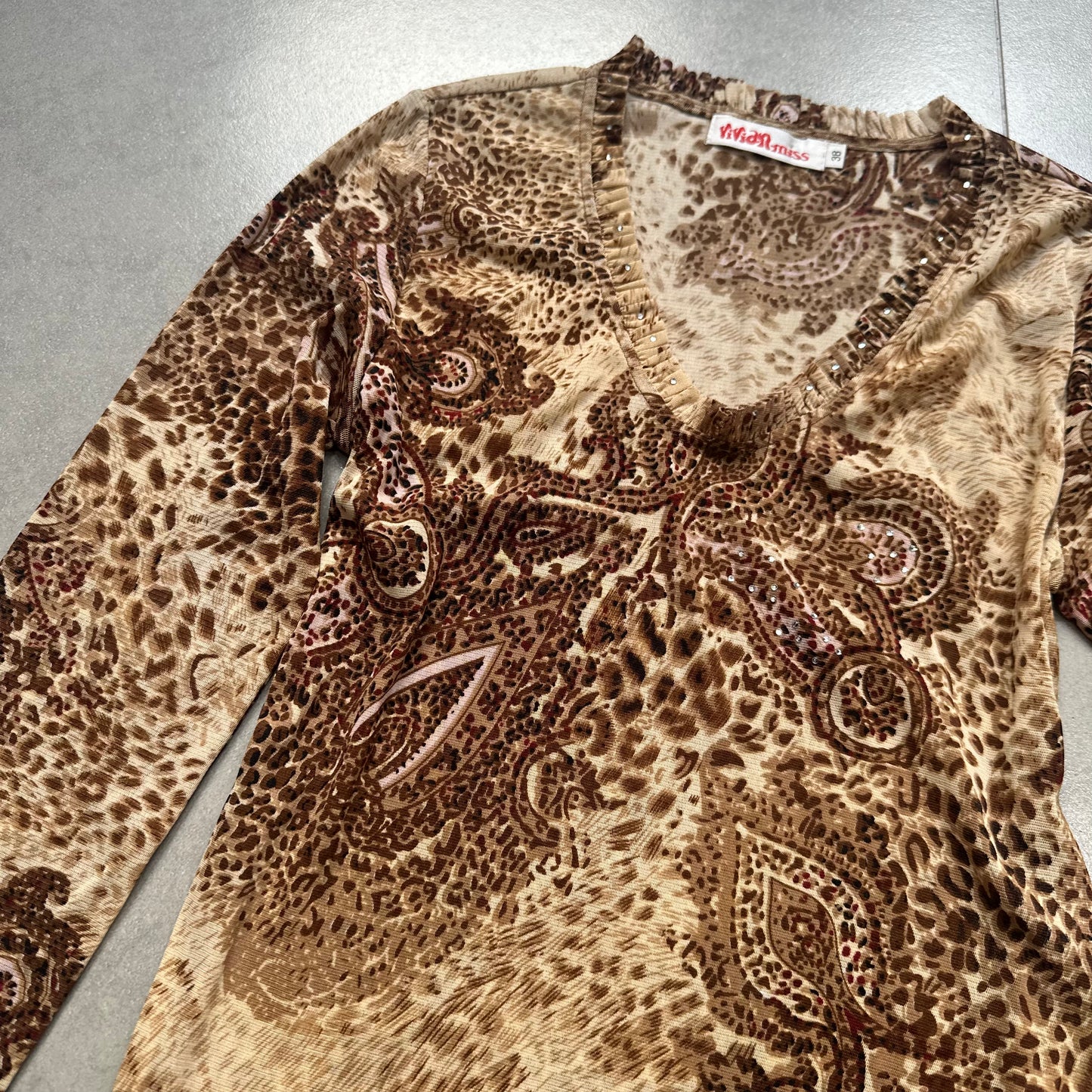 Leopard Print V-neck Mesh Top