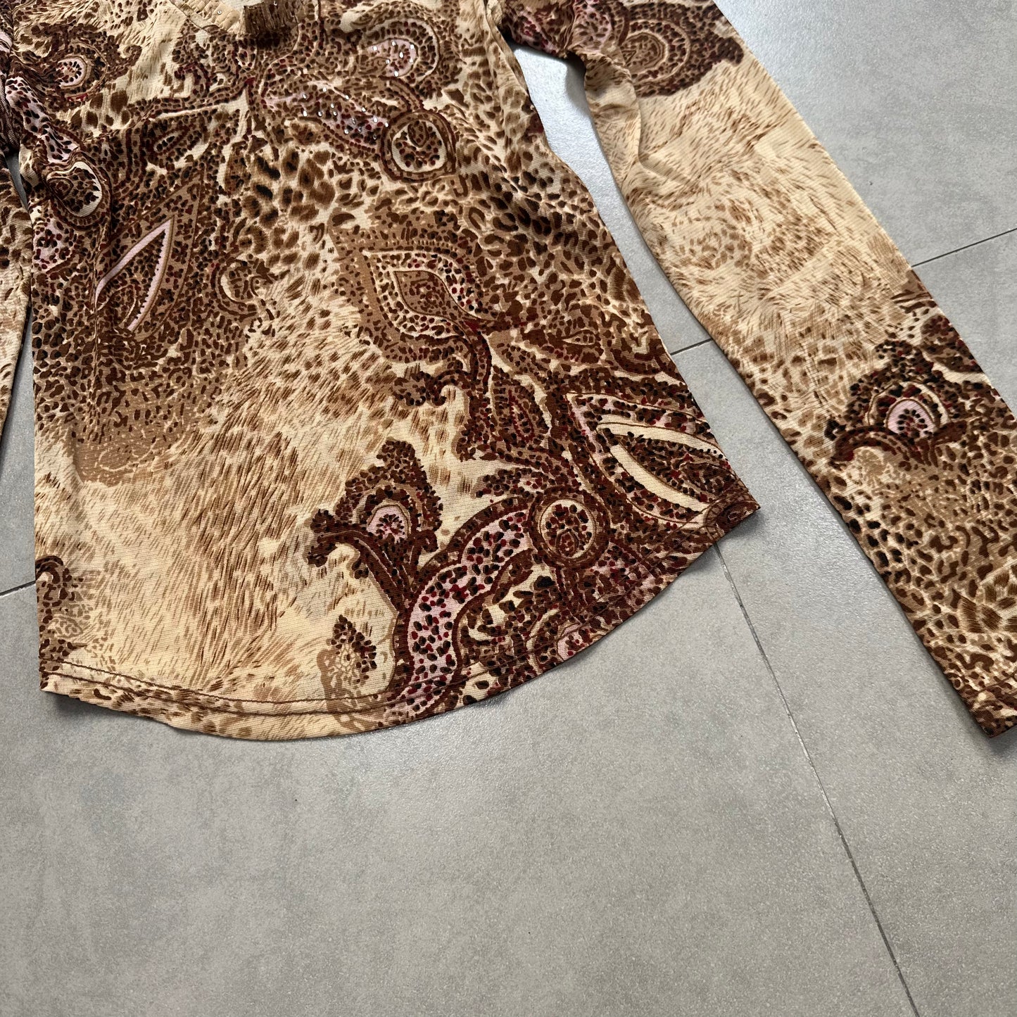 Leopard Print V-neck Mesh Top