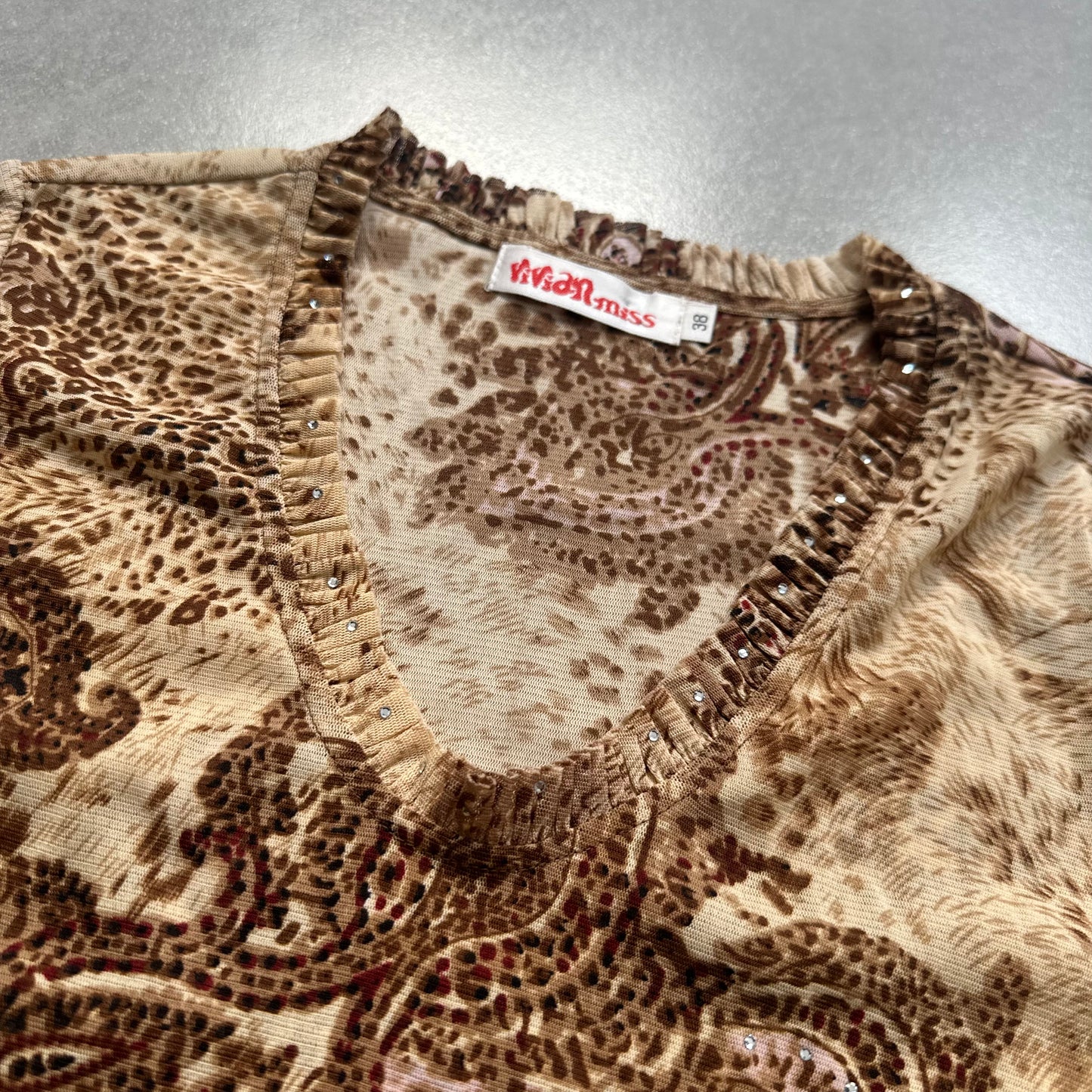 Leopard Print V-neck Mesh Top