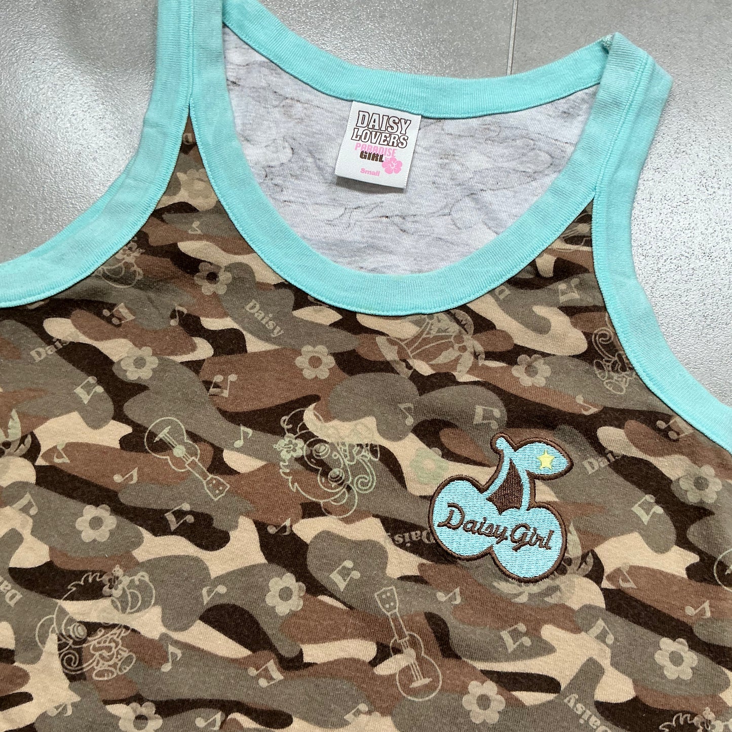 Daisy Lovers Camo Tank Top