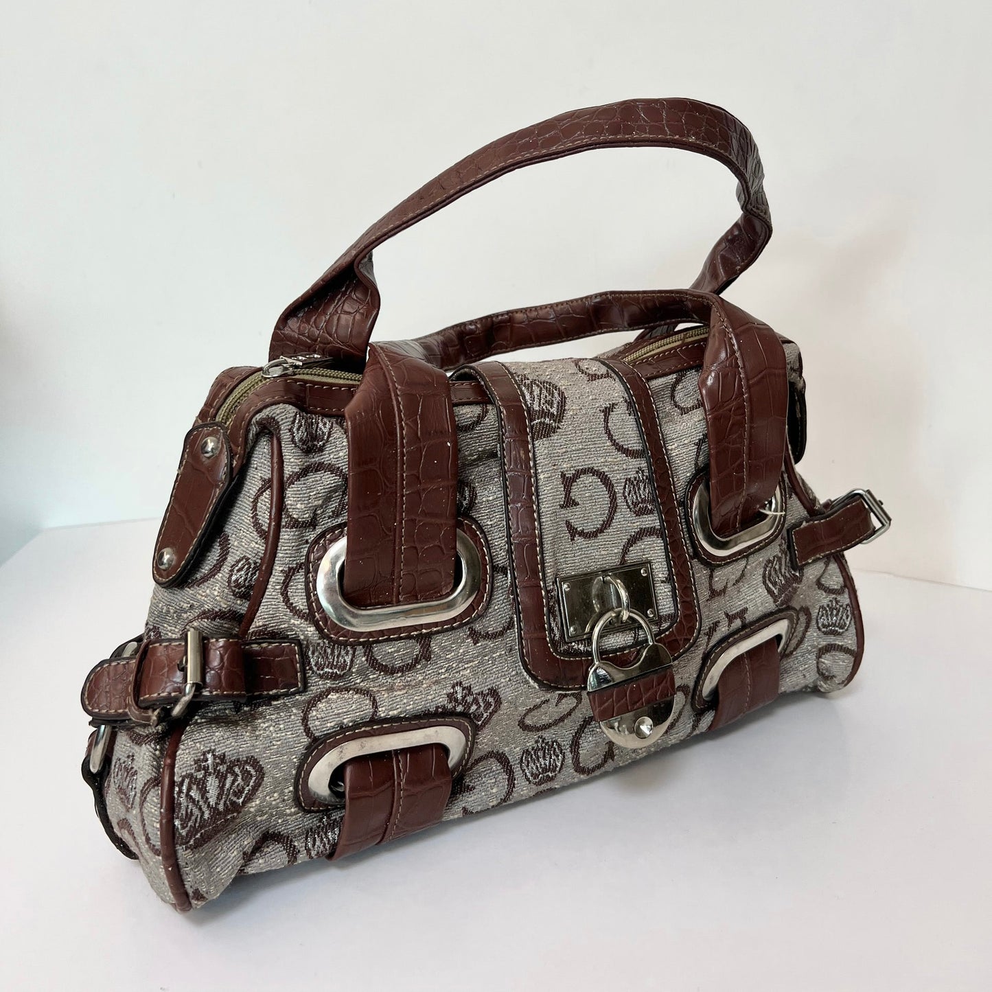 00s Pattern Lock Barrel Hangbag