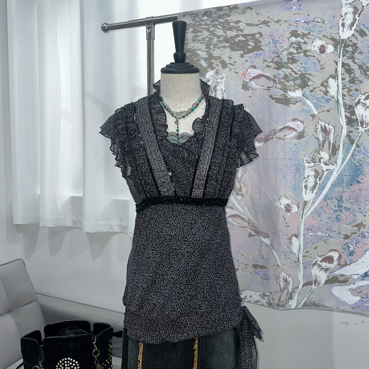 Beaded Floral Ribbon V-neck Vest