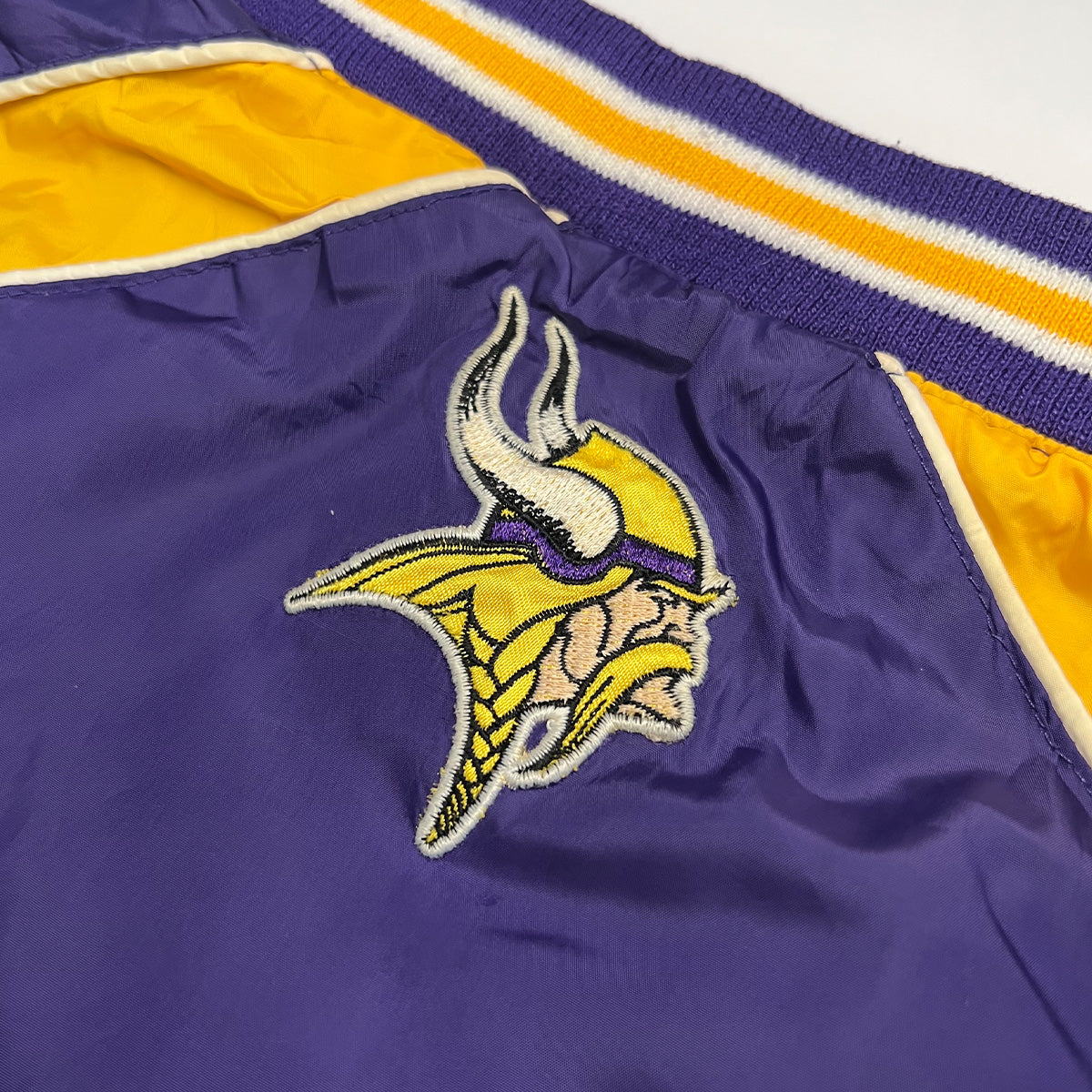 NFL Vikings V-neck Pullover Windbreaker