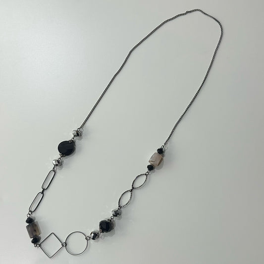 Monochrome Loop Necklace