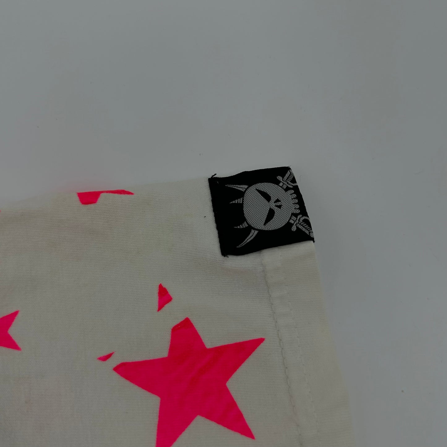 00s Mad Toyz All Over Neon Pink Star Devil Skull Print Tee