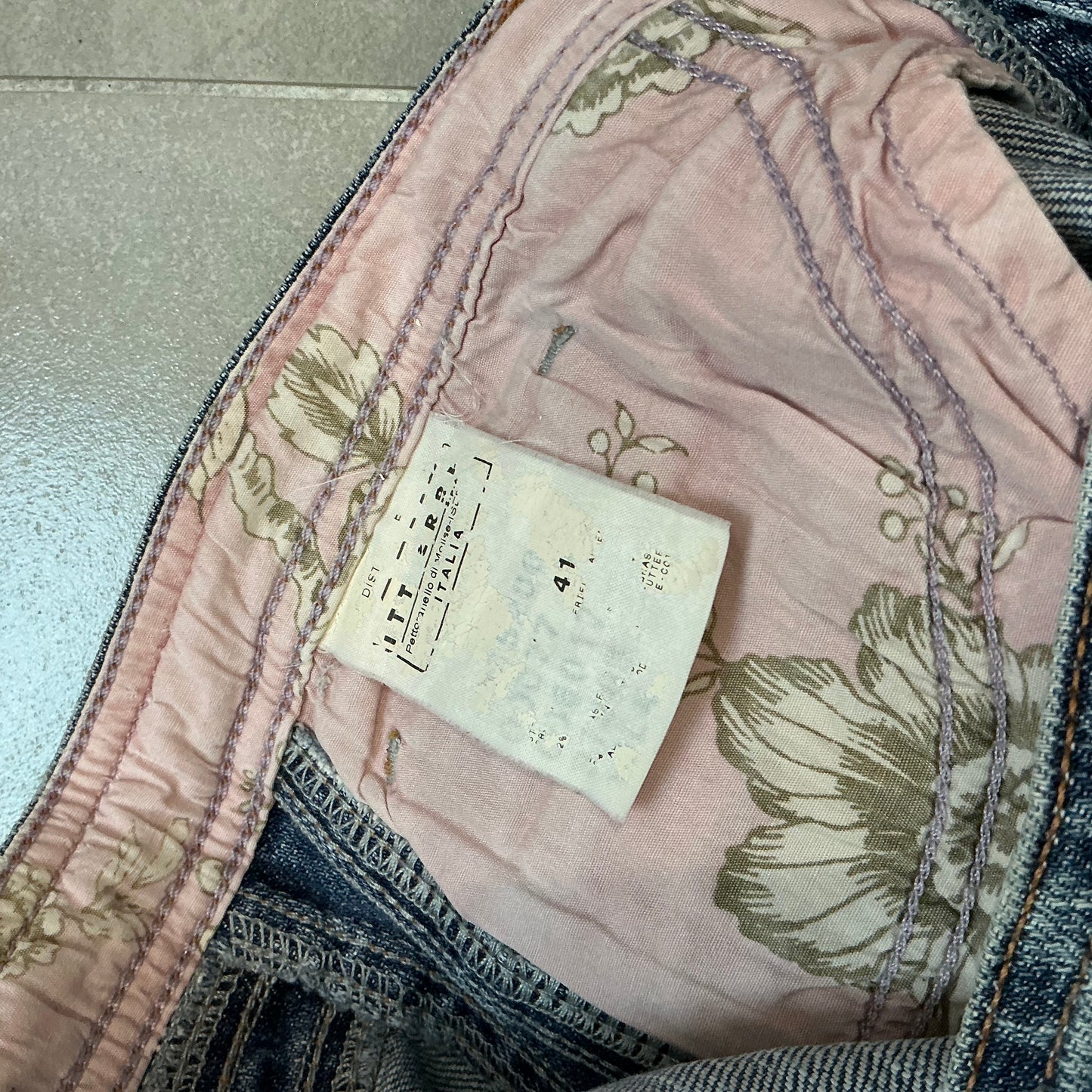 D&G Low Wasit Boot Cut Jeans