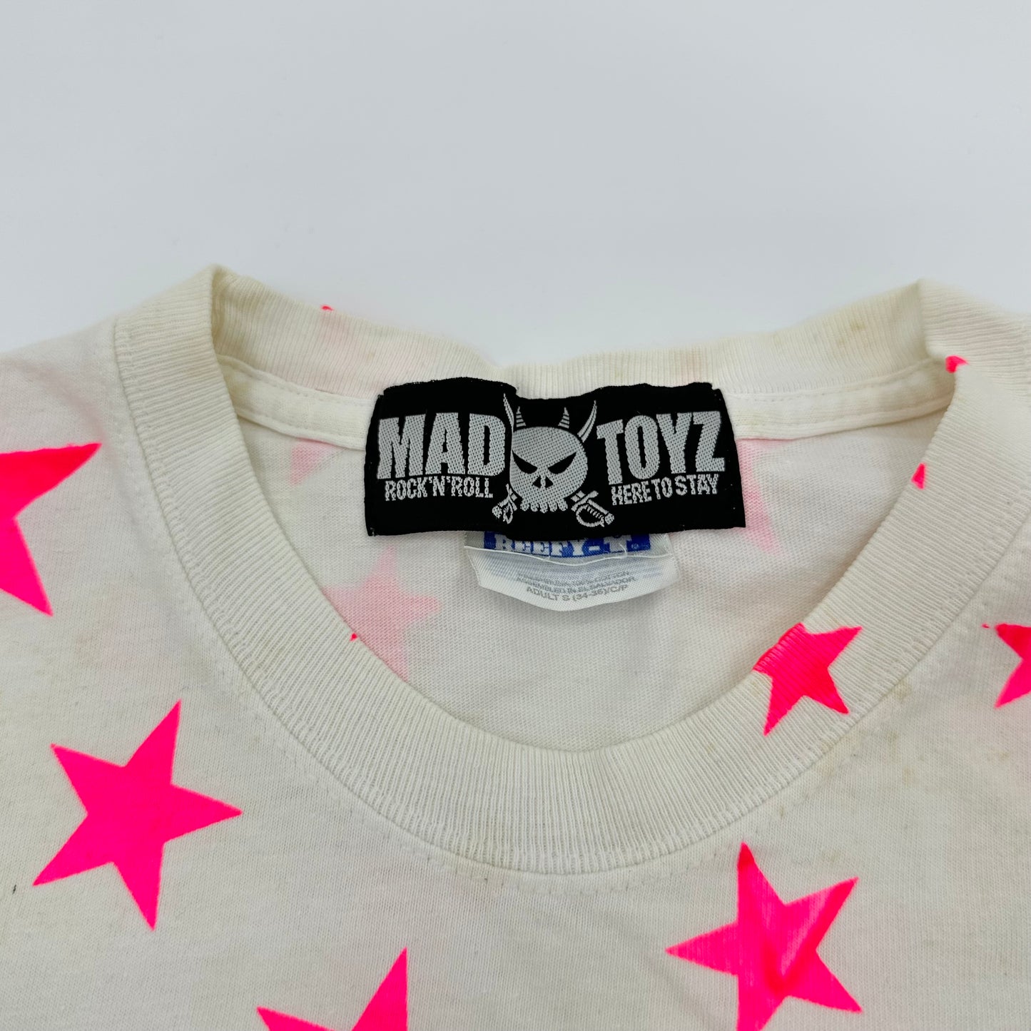 00s Mad Toyz All Over Neon Pink Star Devil Skull Print Tee