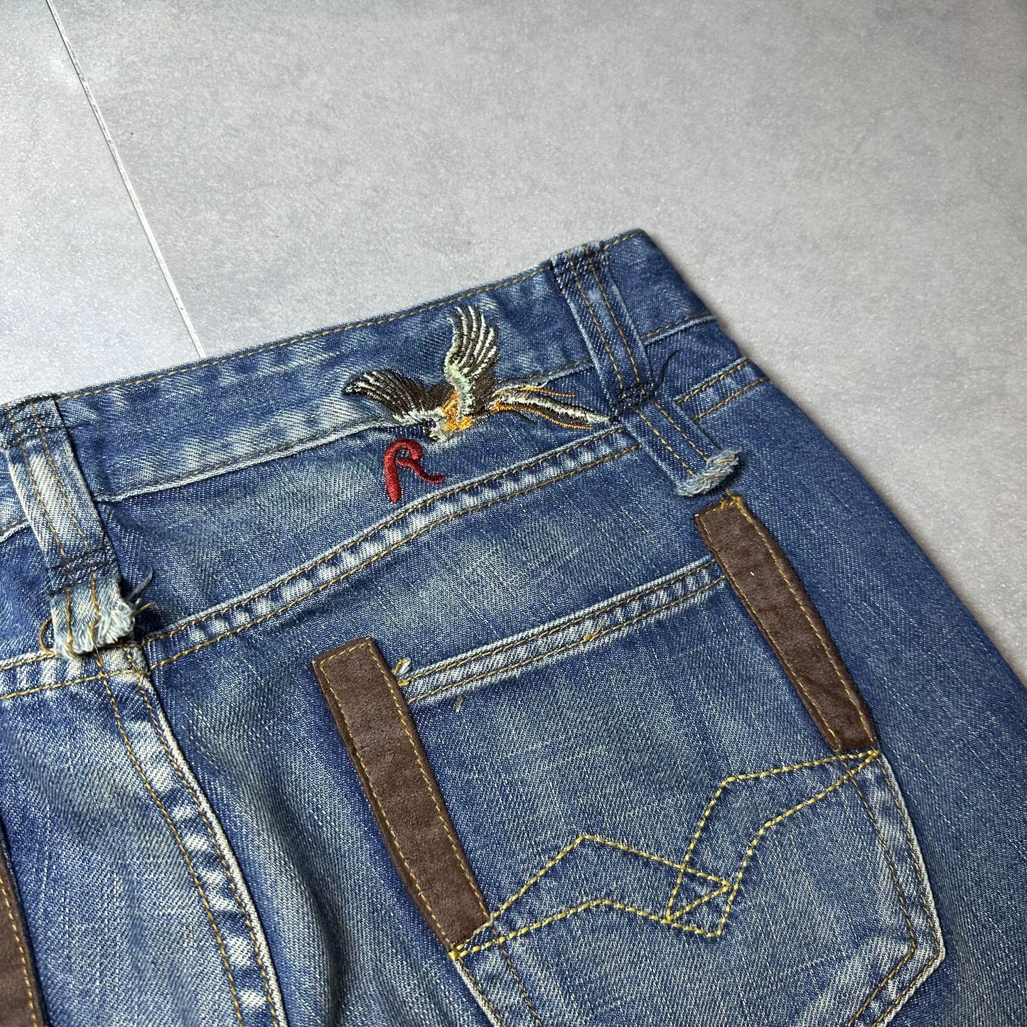 00s Replay Floral Bird Embroidery Straight Jeans (Hong Kong Made)