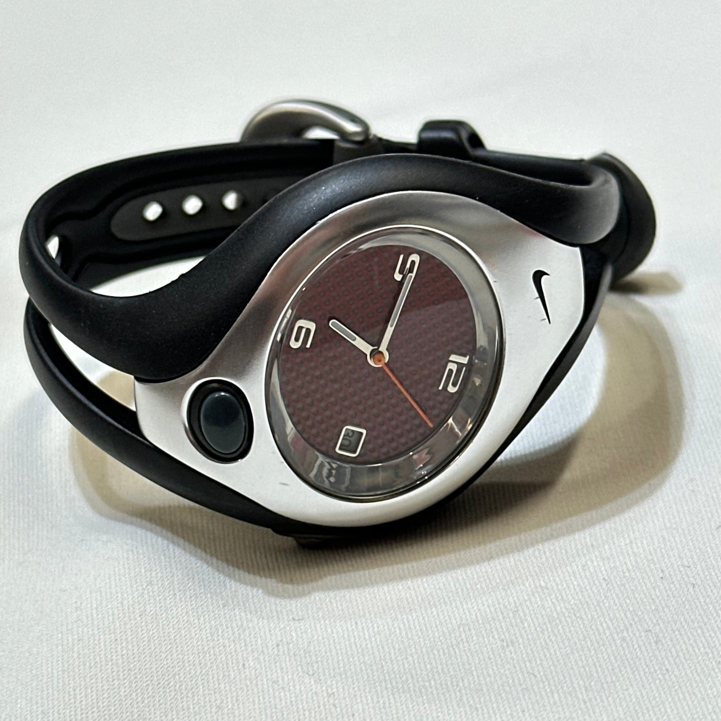2000s Nike WR0078 Plastic Quartz Analog Unisex Watch