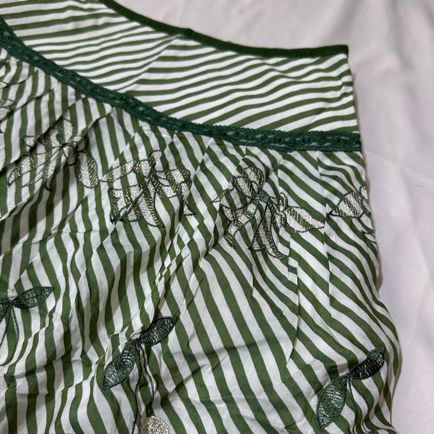 Floral Embroidery Stripe Skirt