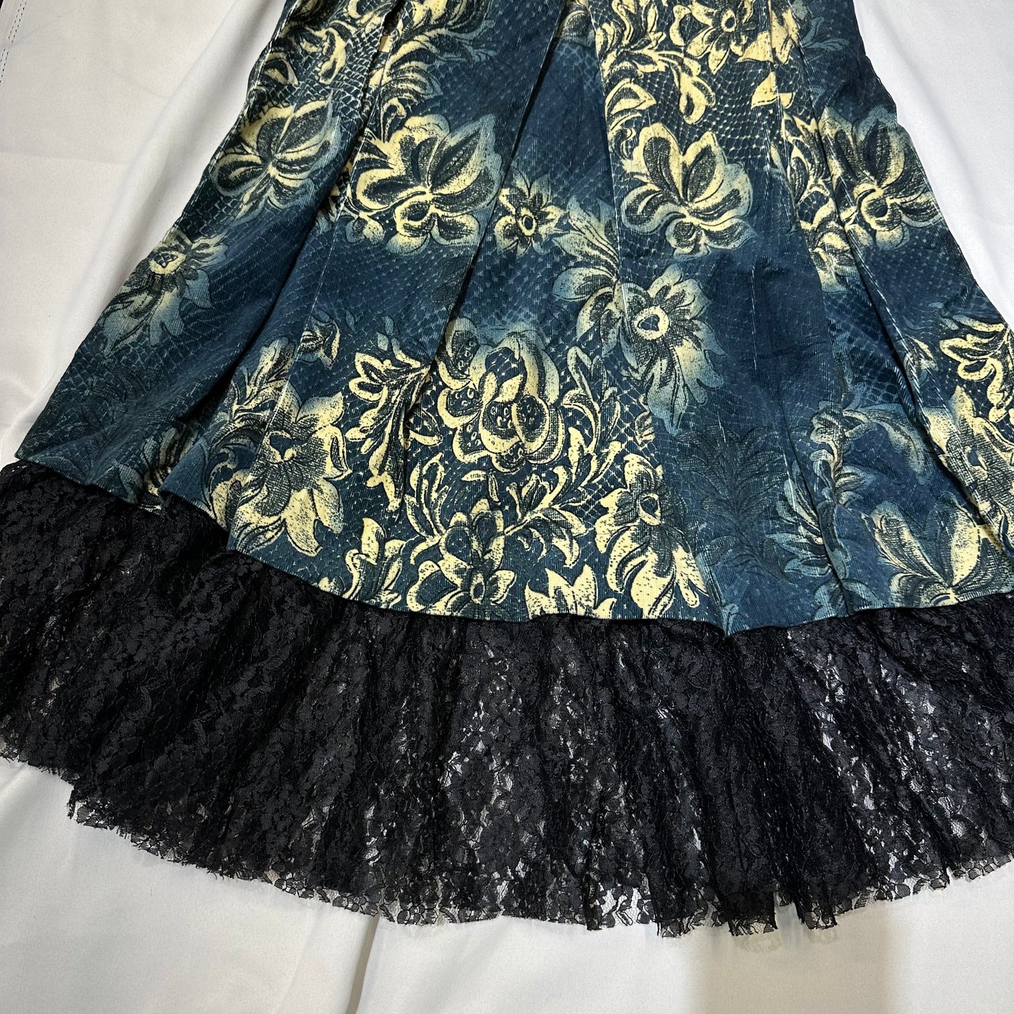 Damask Pleated Skirt with Lace Hem