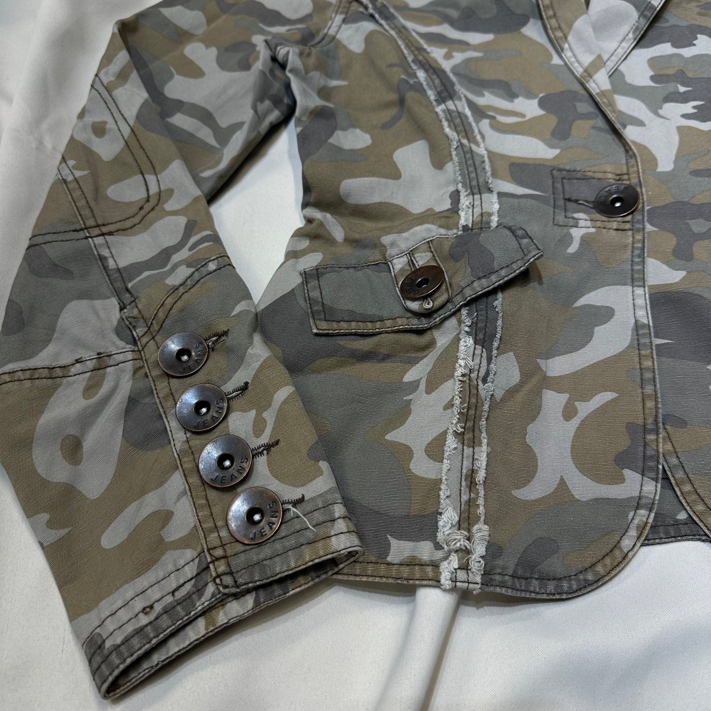 Camo Print Fitted Blazer with Embroidery