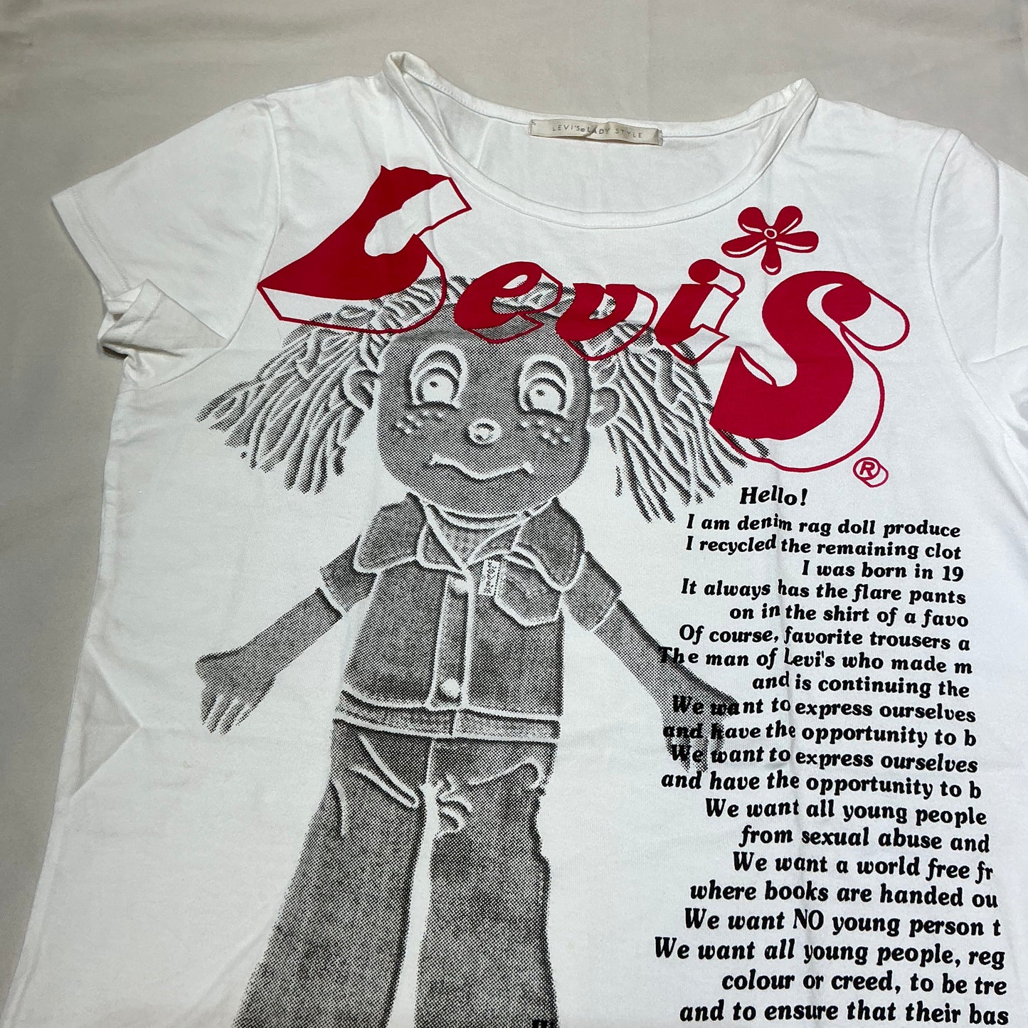 00s Levi's Lady Graphic Top