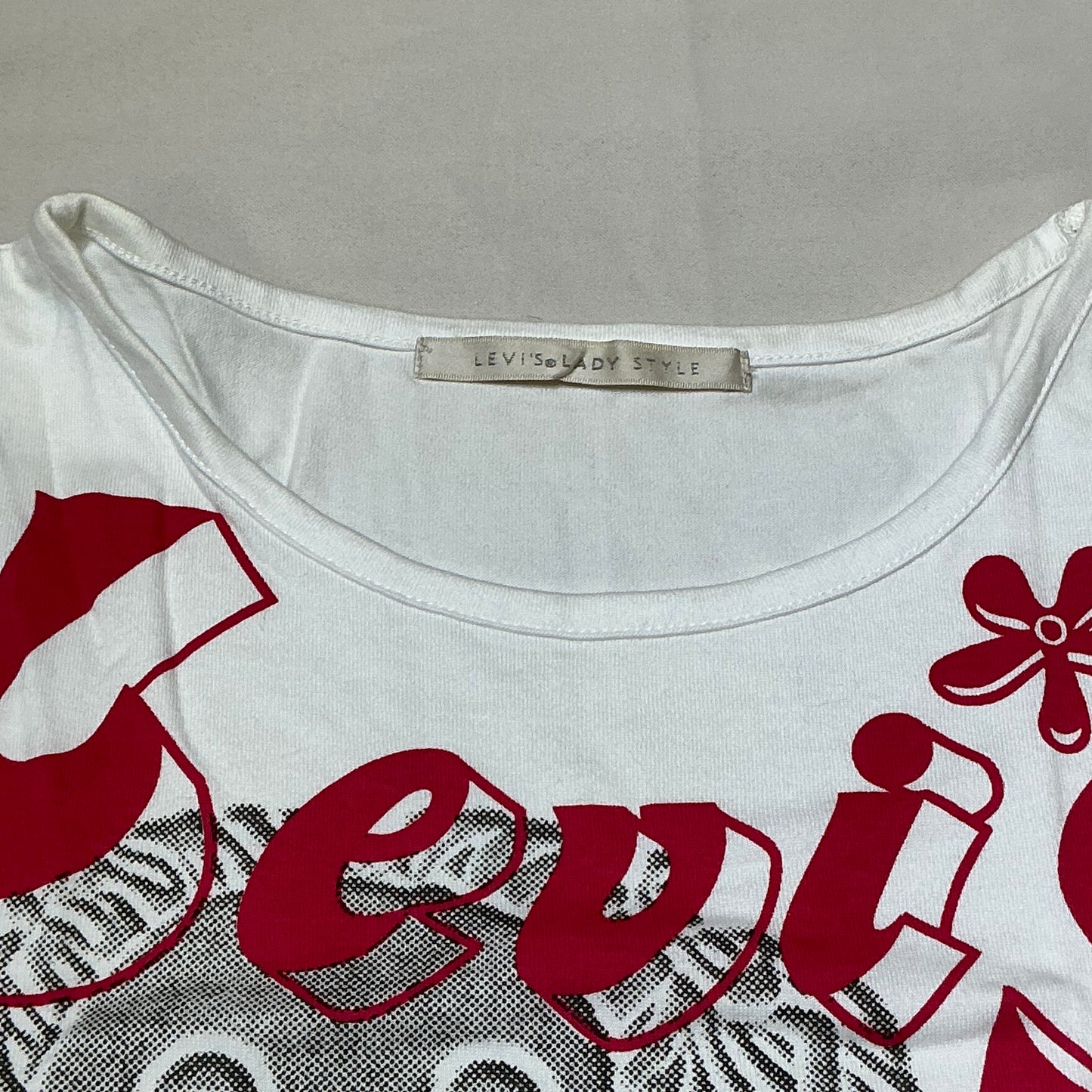 00s Levi's Lady Graphic Top
