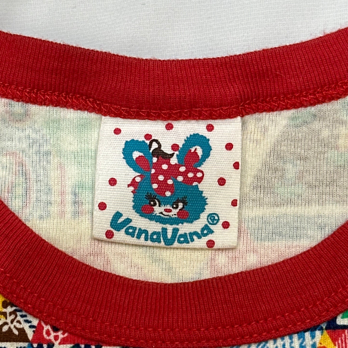 Vana Vana 90s Patch Pattern Top