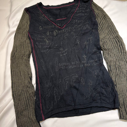 Contrast Sleeve Graphic Knit Top
